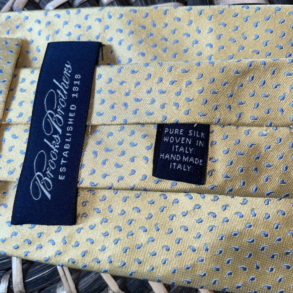 Brooks Brothers Pure Silk Men's Necktie‎ Trending Yellow Mini Blue Paisley 58" - Picture 5 of 8